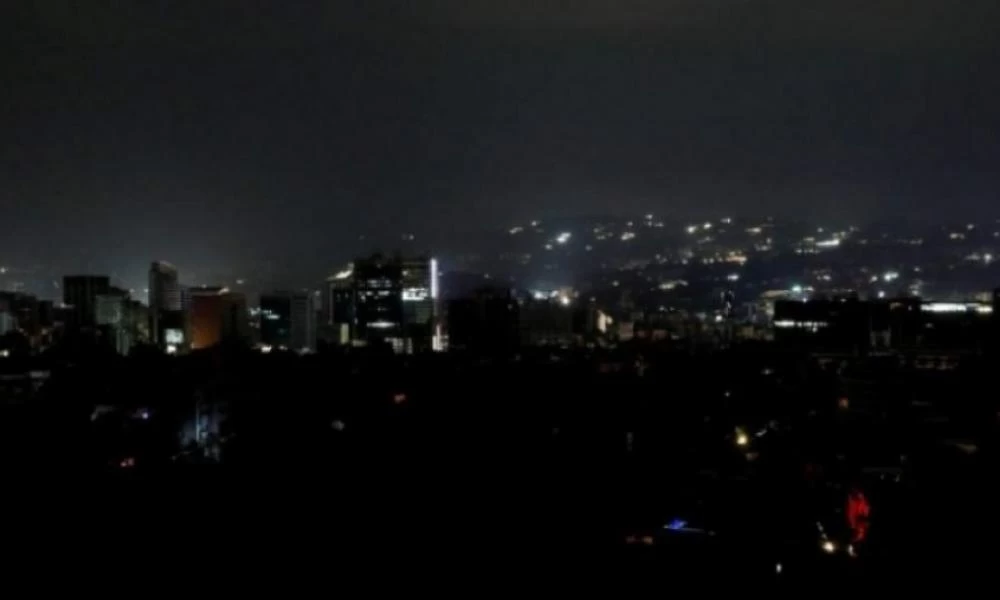 Μπλακ άουτ σε περιοχές της Αττικής - Πληροφορίες για έκρηξη σε υποσταθμό της ΔΕΗ στον Ασπρόπυργο